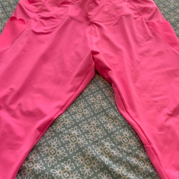 Crown & Ivy Woman’s jogging and Exercise Pants NWOT - Picture 1 of 6